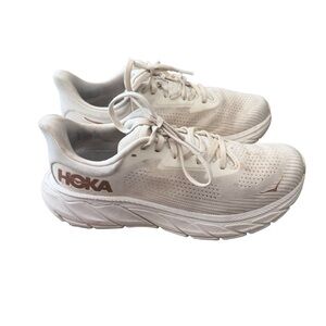 Hoka Arahi 7 Off-White Athletic Shoes